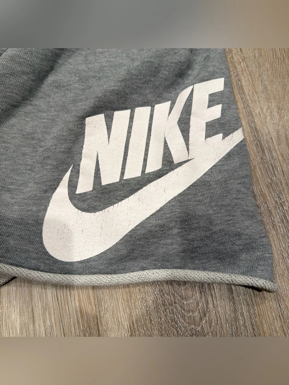 Nike Sweat Shorts Logo Pockets Drawstring Gray Men’s Medium